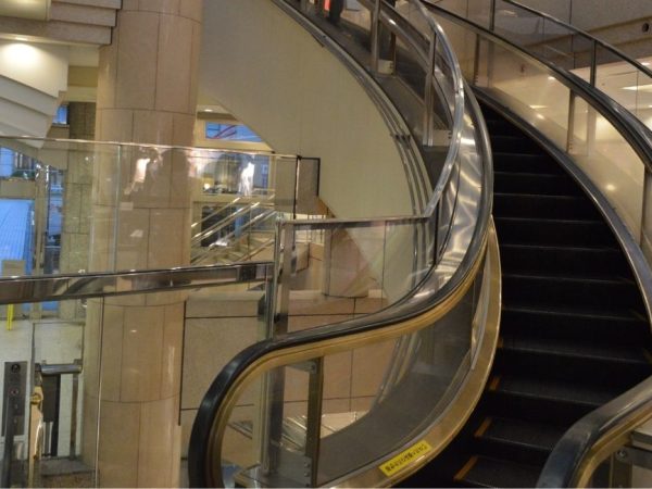 طراحی پله برقی ایمنی - گروه صنعتی آسانسور و پله برقی بهران